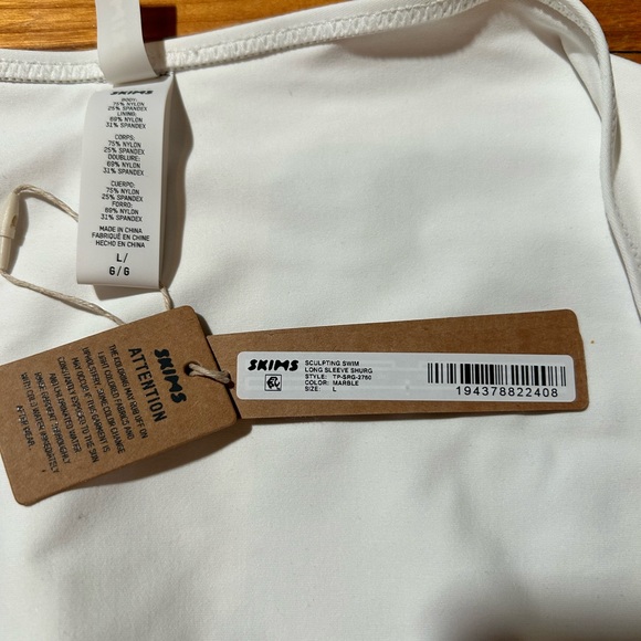 SKIMS Shaping Swim Shrug - L - Picture 3 of 4